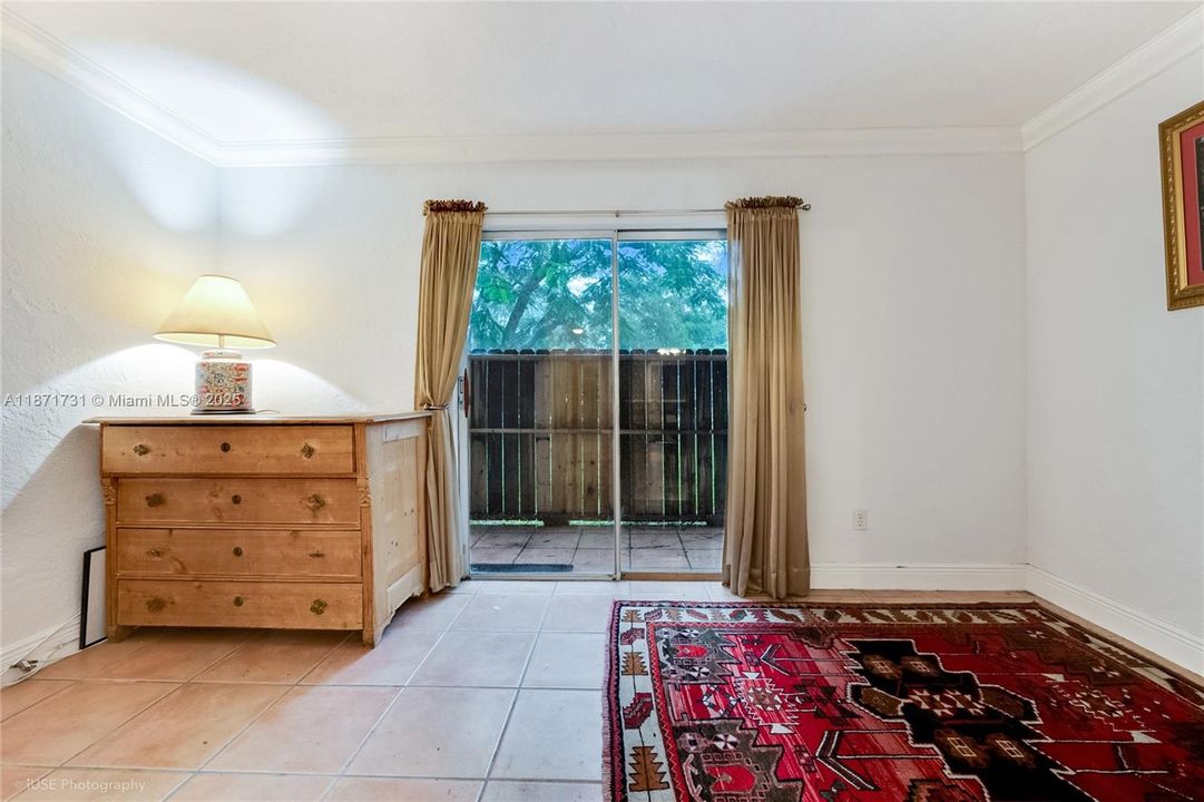 Recently Sold: $210,000 (1 beds, 1 baths, 760 Square Feet)