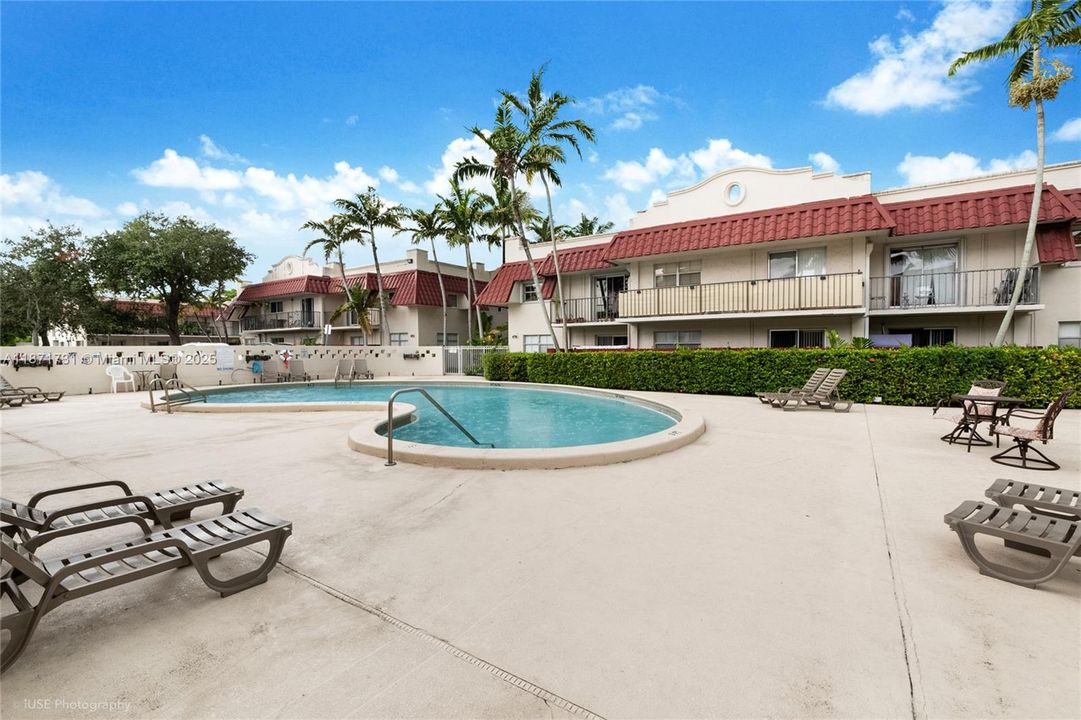 Recently Sold: $210,000 (1 beds, 1 baths, 760 Square Feet)