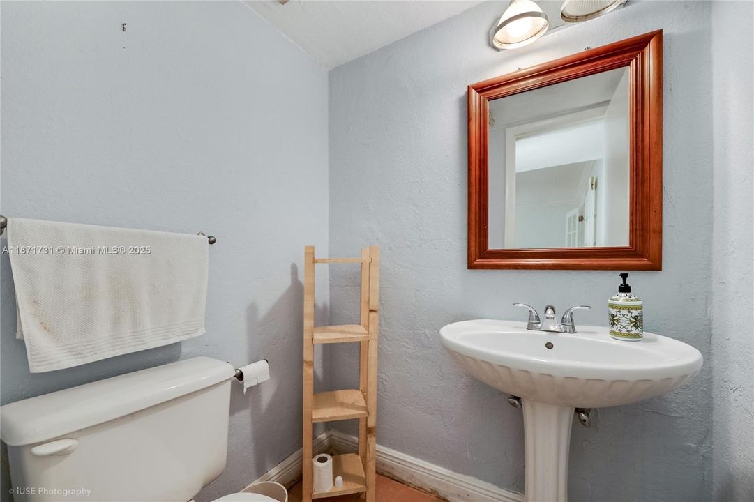 Recently Sold: $210,000 (1 beds, 1 baths, 760 Square Feet)