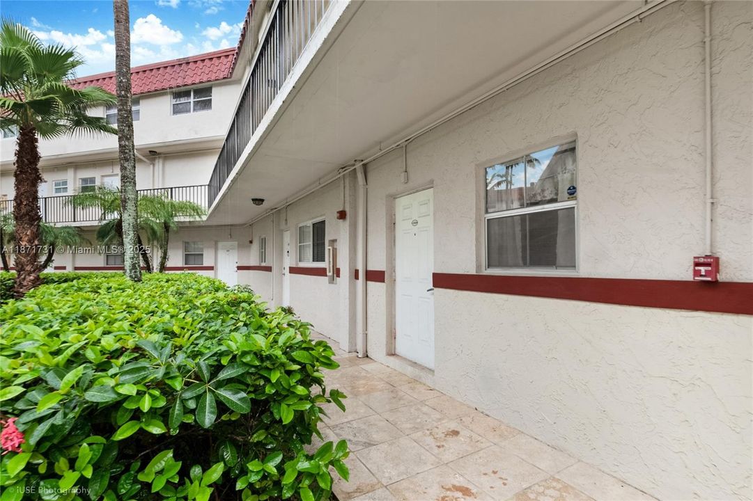 Recently Sold: $210,000 (1 beds, 1 baths, 760 Square Feet)