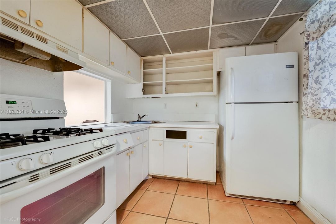 Recently Sold: $210,000 (1 beds, 1 baths, 760 Square Feet)