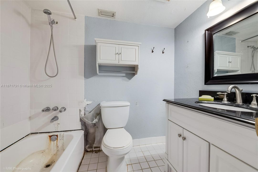 Recently Sold: $210,000 (1 beds, 1 baths, 760 Square Feet)