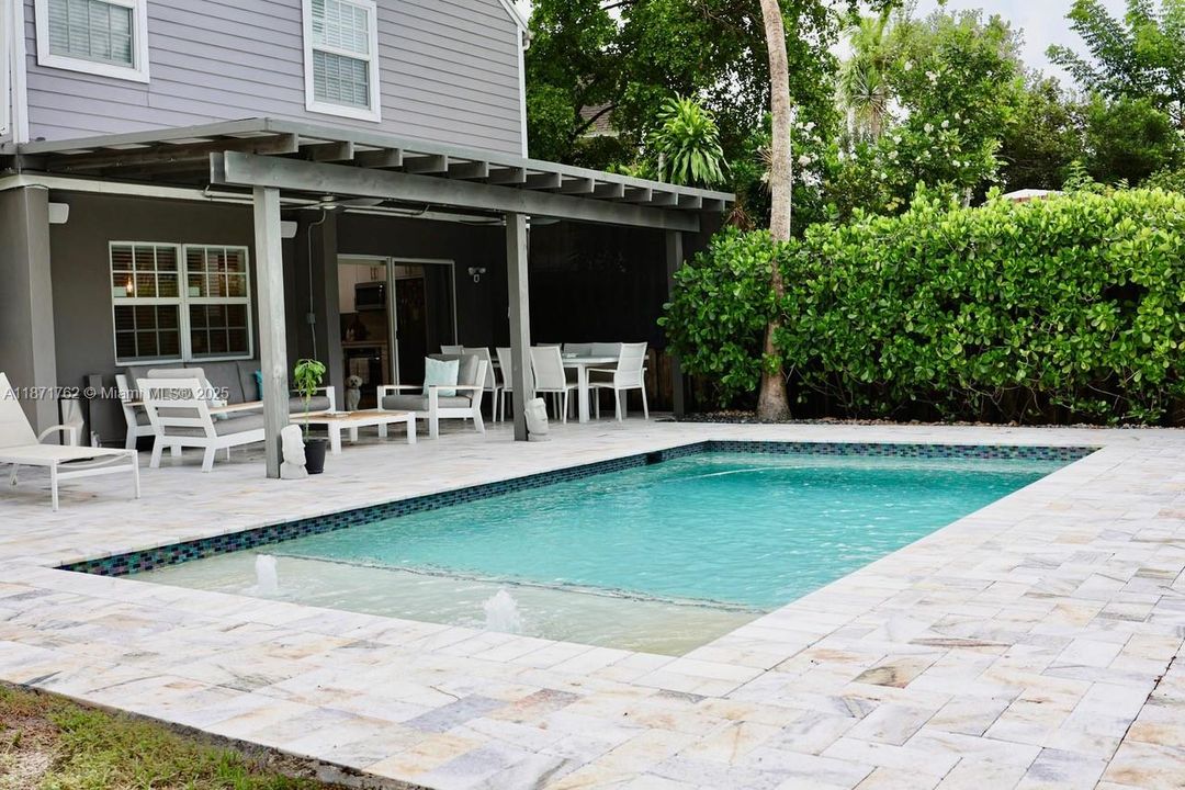 Active With Contract: $4,000 (3 beds, 2 baths, 1834 Square Feet)