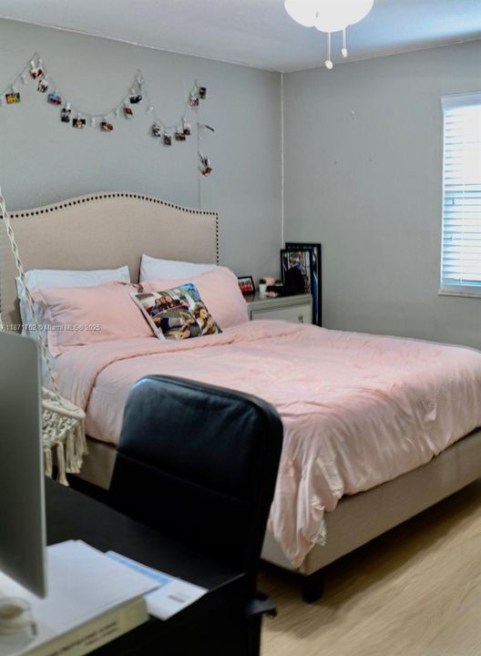 Active With Contract: $4,000 (3 beds, 2 baths, 1834 Square Feet)