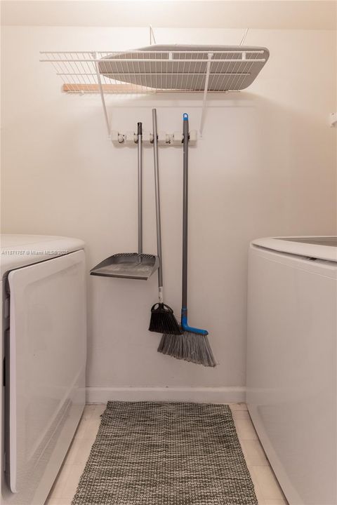 待售: $589,000 (2 贝兹, 2 浴室, 1024 平方英尺)