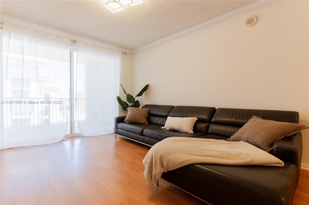 待售: $589,000 (2 贝兹, 2 浴室, 1024 平方英尺)