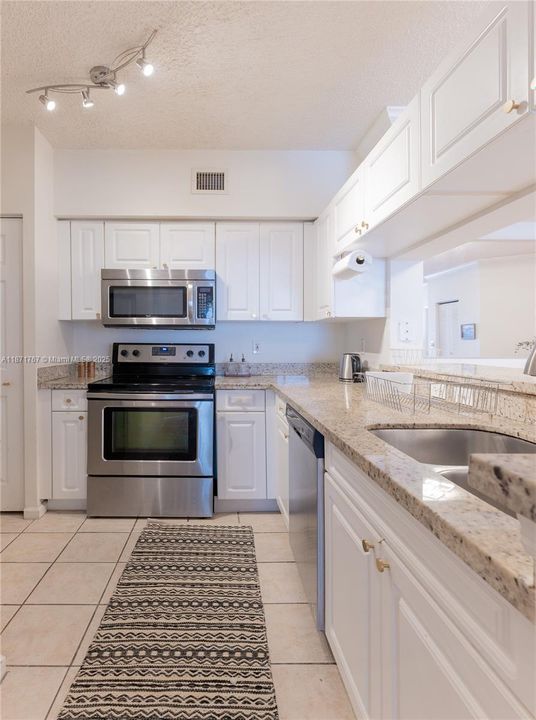 待售: $589,000 (2 贝兹, 2 浴室, 1024 平方英尺)