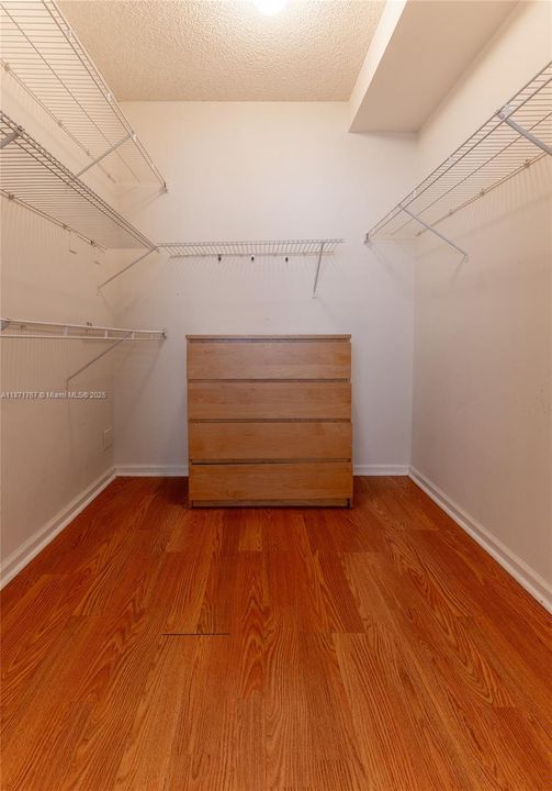 待售: $589,000 (2 贝兹, 2 浴室, 1024 平方英尺)