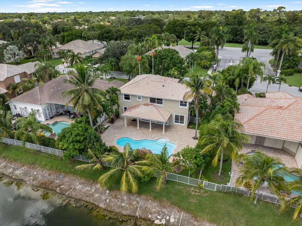 Active With Contract: $874,999 (4 beds, 3 baths, 3272 Square Feet)