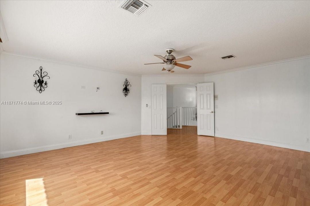 Active With Contract: $874,999 (4 beds, 3 baths, 3272 Square Feet)