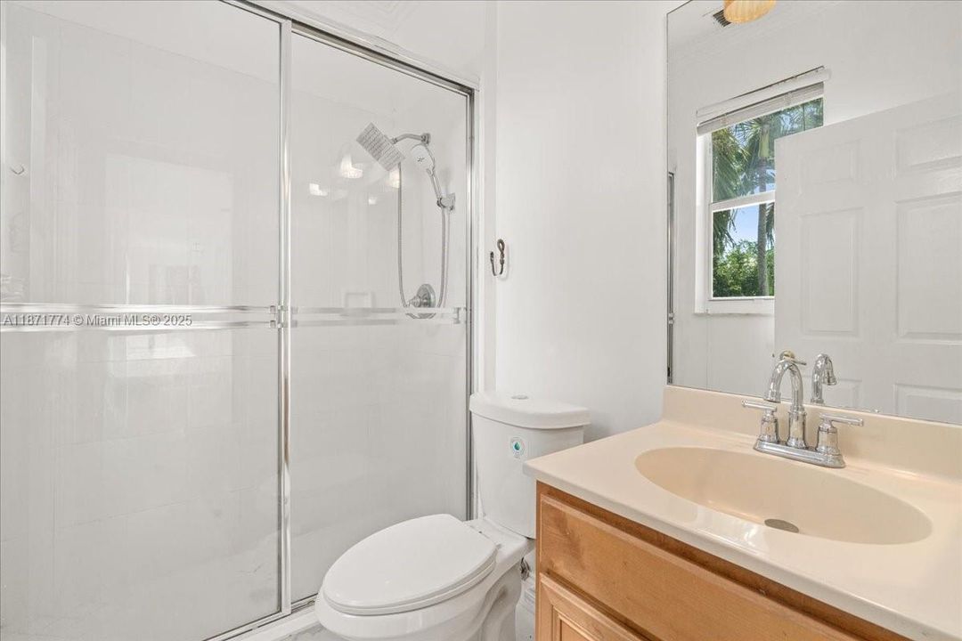 Active With Contract: $874,999 (4 beds, 3 baths, 3272 Square Feet)