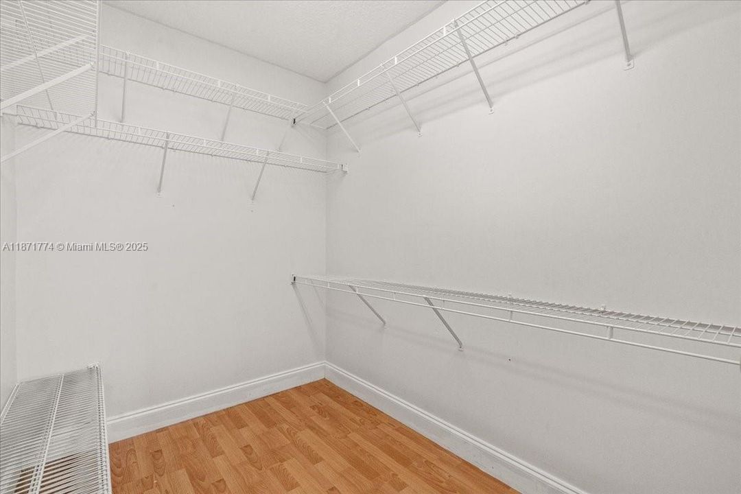 Active With Contract: $874,999 (4 beds, 3 baths, 3272 Square Feet)