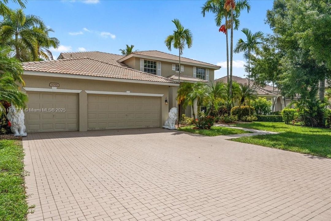 Active With Contract: $874,999 (4 beds, 3 baths, 3272 Square Feet)