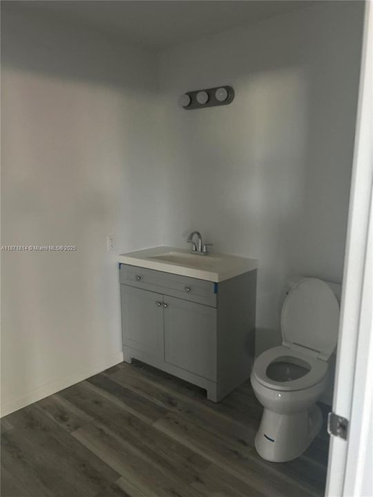 出租: $16,000 (0 贝兹, 0 浴室, 0 平方英尺)