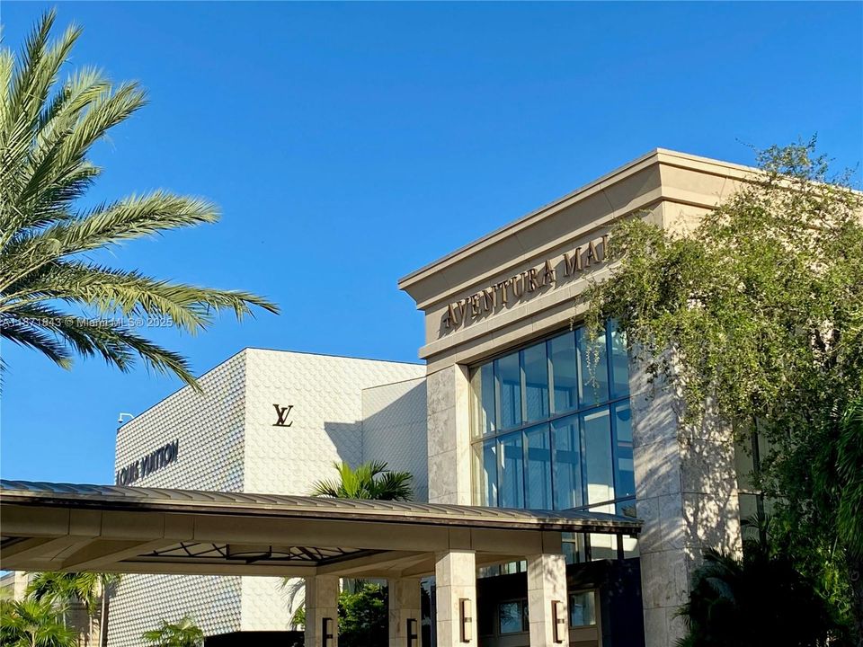 Enjoy world-class Shopping, Dining and Entertainment at Aventura Mall. 3301 N Country Club Drive, Unit #410, Aventura, FL 33180. Bravura Condo. For Sale! Make an offer NOW!