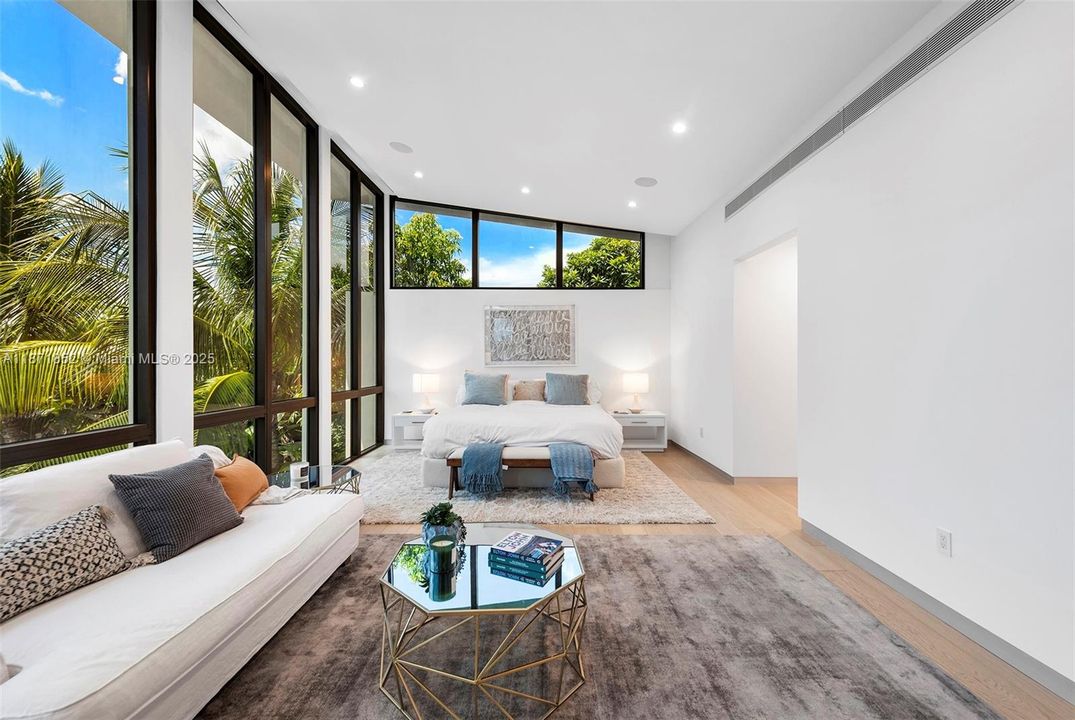 For Sale: $6,800,000 (7 beds, 6 baths, 5560 Square Feet)