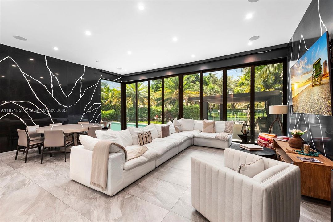 For Sale: $6,800,000 (7 beds, 6 baths, 5560 Square Feet)