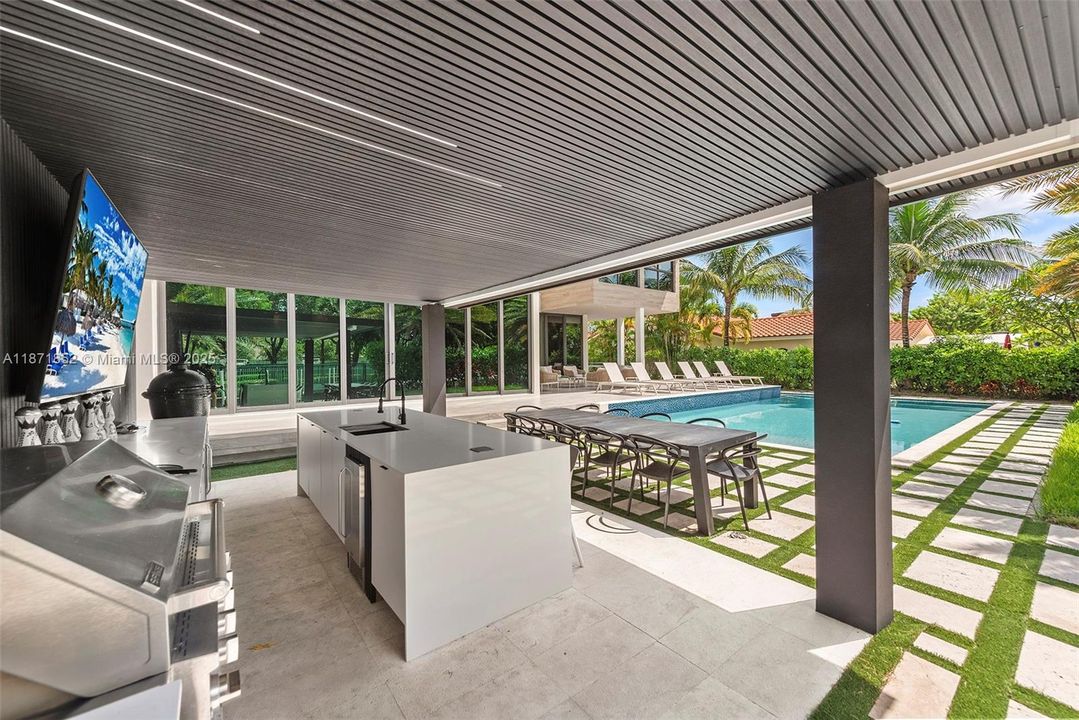 For Sale: $6,800,000 (7 beds, 6 baths, 5560 Square Feet)