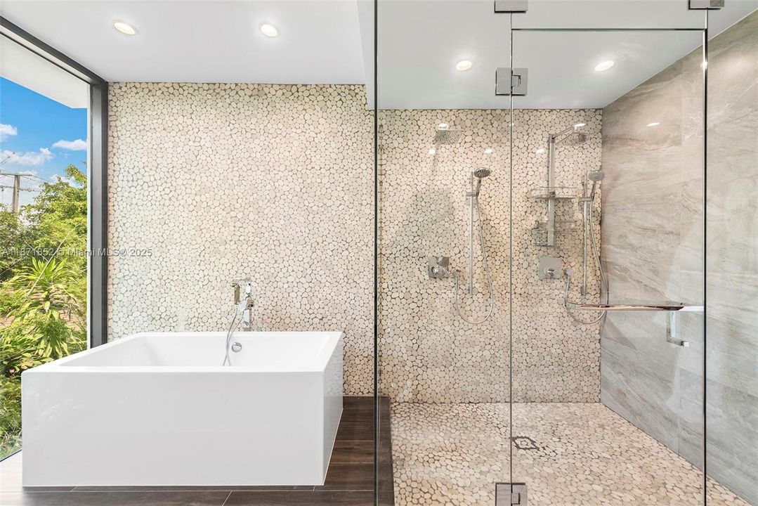 For Sale: $6,800,000 (7 beds, 6 baths, 5560 Square Feet)