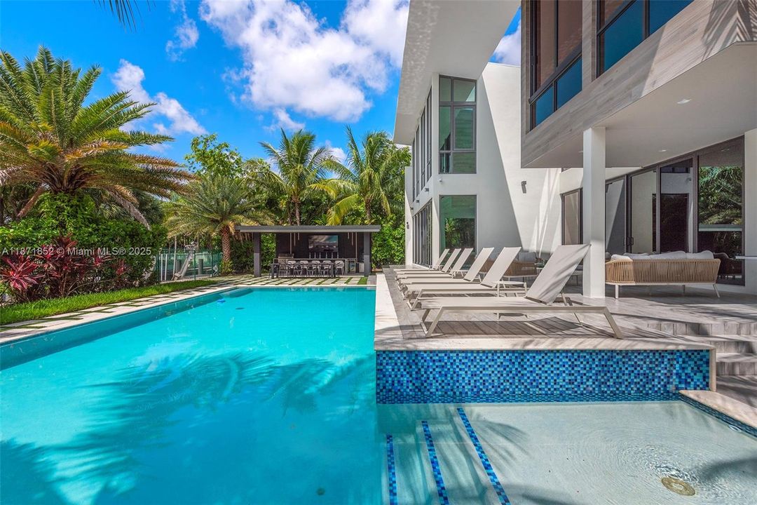 For Sale: $6,800,000 (7 beds, 6 baths, 5560 Square Feet)