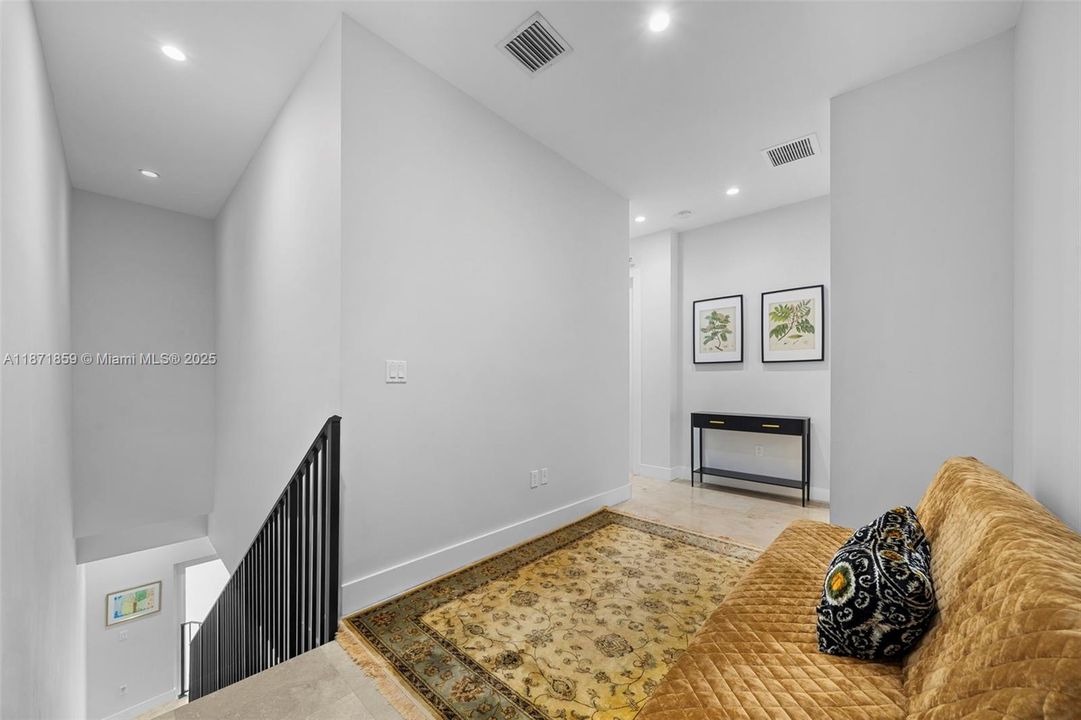 待售: $1,200,000 (3 贝兹, 3 浴室, 2252 平方英尺)