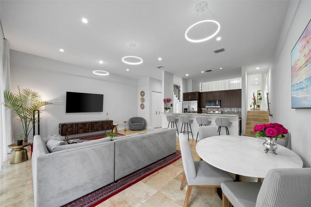 待售: $1,200,000 (3 贝兹, 3 浴室, 2252 平方英尺)