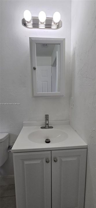 最近租的: $2,200 (3 贝兹, 2 浴室, 0 平方英尺)