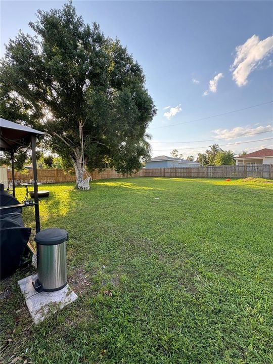 最近租的: $2,200 (3 贝兹, 2 浴室, 0 平方英尺)