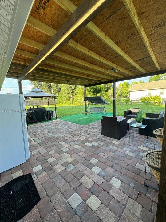 最近租的: $2,200 (3 贝兹, 2 浴室, 0 平方英尺)