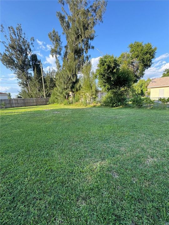 最近租的: $2,200 (3 贝兹, 2 浴室, 0 平方英尺)