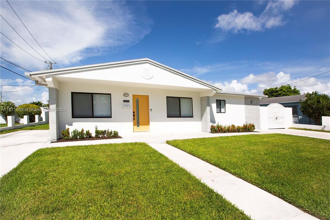 Recently Rented: $4,698 (4 beds, 3 baths, 1516 Square Feet)