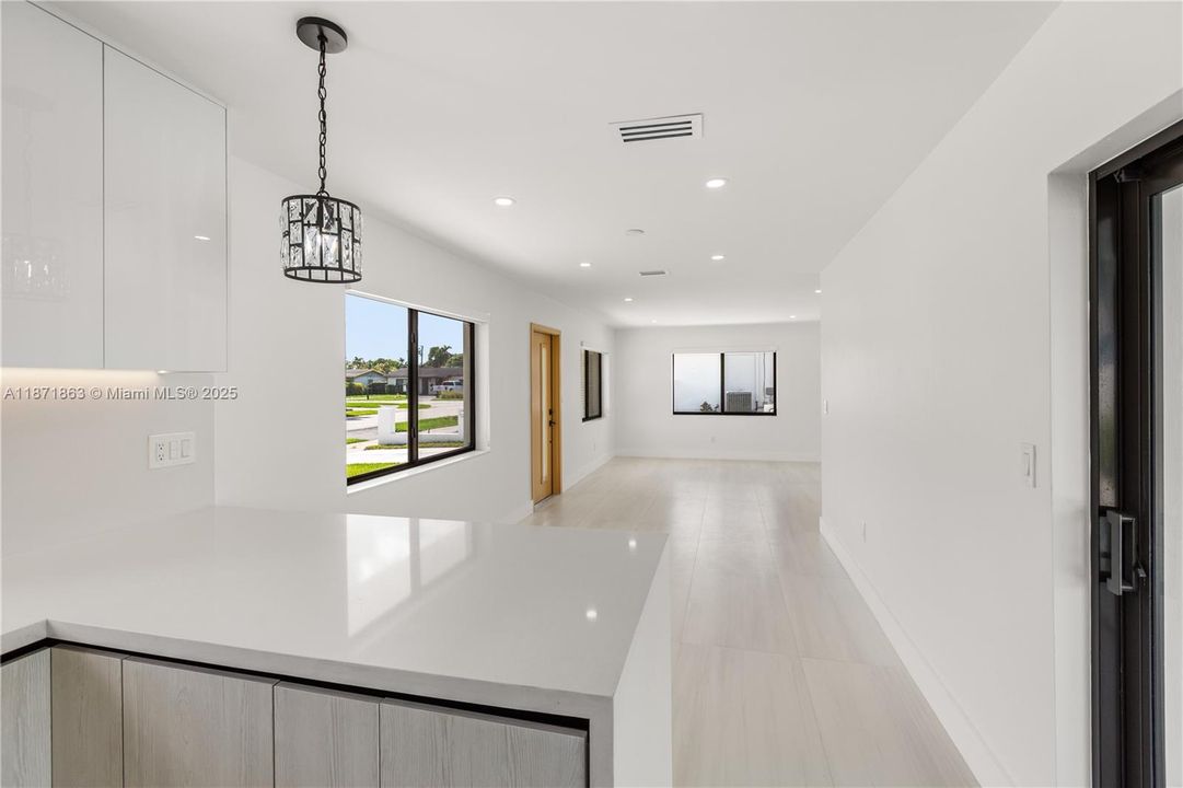 Recently Rented: $4,698 (4 beds, 3 baths, 1516 Square Feet)