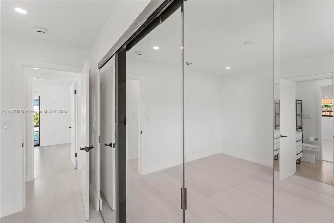 Recently Rented: $4,698 (4 beds, 3 baths, 1516 Square Feet)