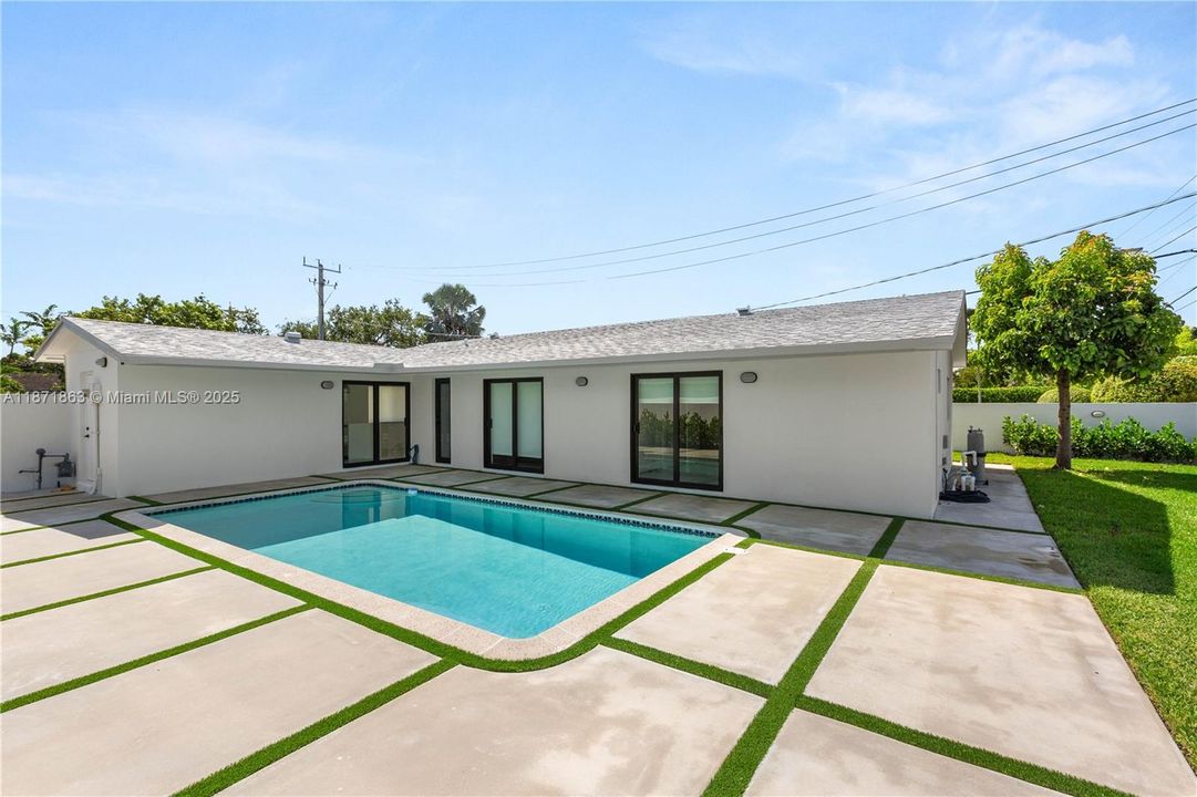 Recently Rented: $4,698 (4 beds, 3 baths, 1516 Square Feet)