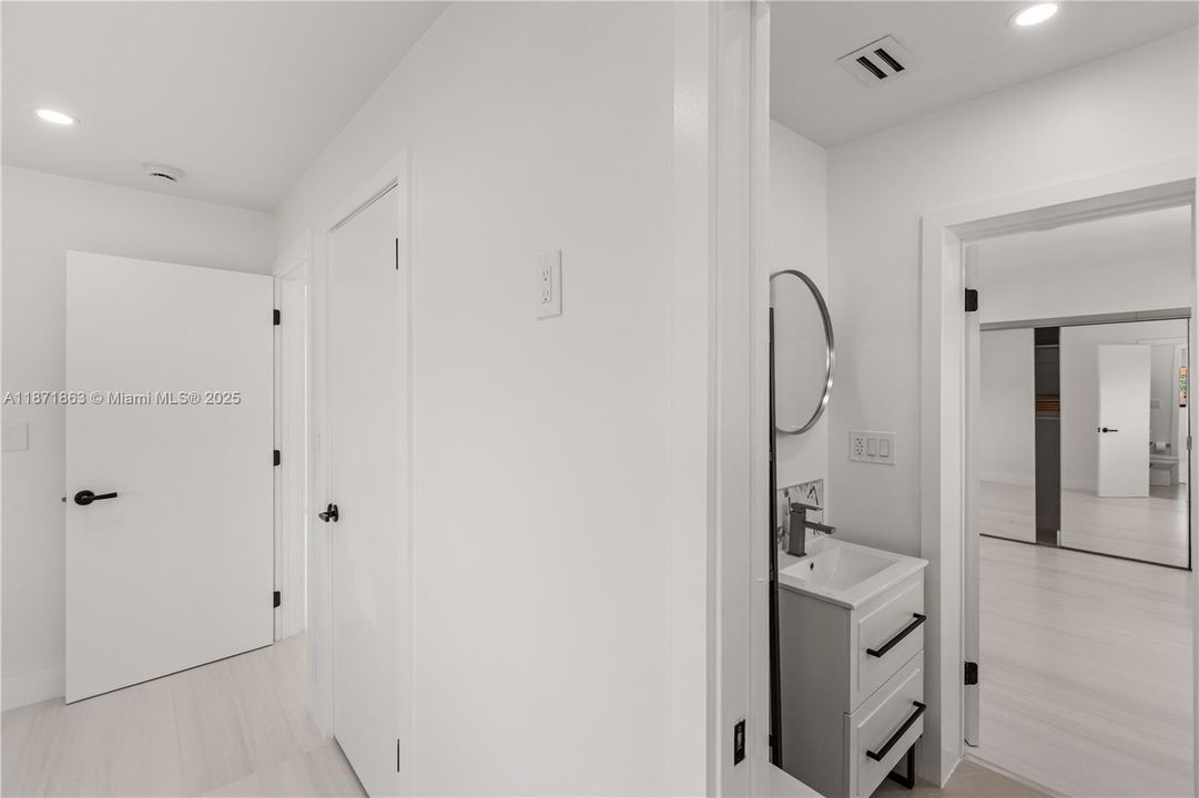 Recently Rented: $4,698 (4 beds, 3 baths, 1516 Square Feet)