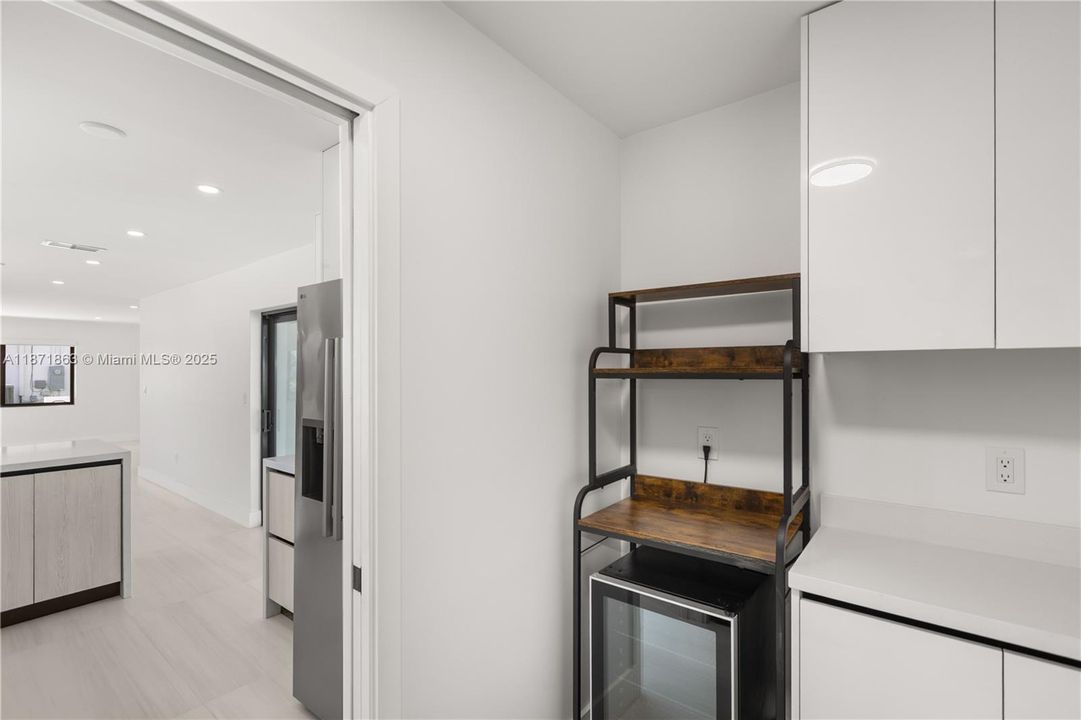 Recently Rented: $4,698 (4 beds, 3 baths, 1516 Square Feet)