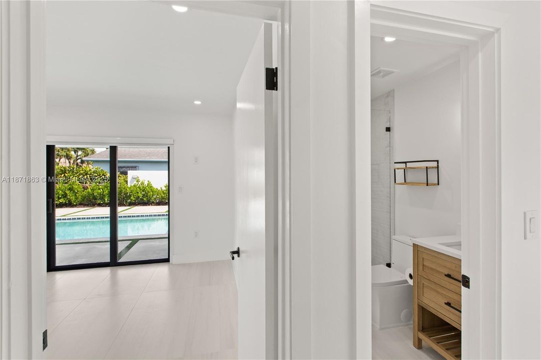 Recently Rented: $4,698 (4 beds, 3 baths, 1516 Square Feet)