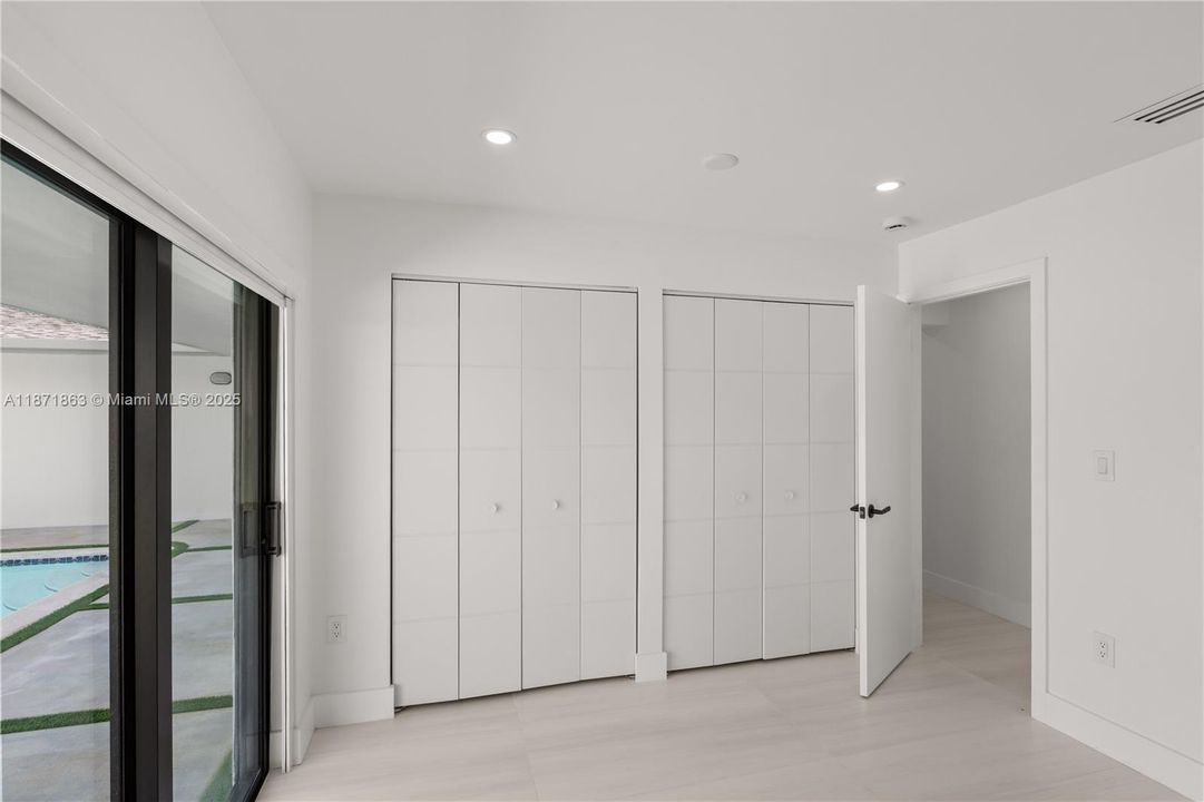 Recently Rented: $4,698 (4 beds, 3 baths, 1516 Square Feet)