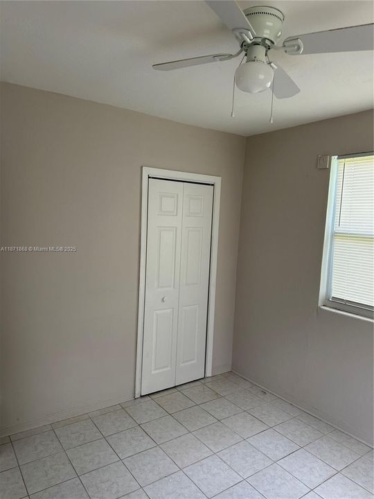 最近租的: $1,900 (2 贝兹, 1 浴室, 700 平方英尺)