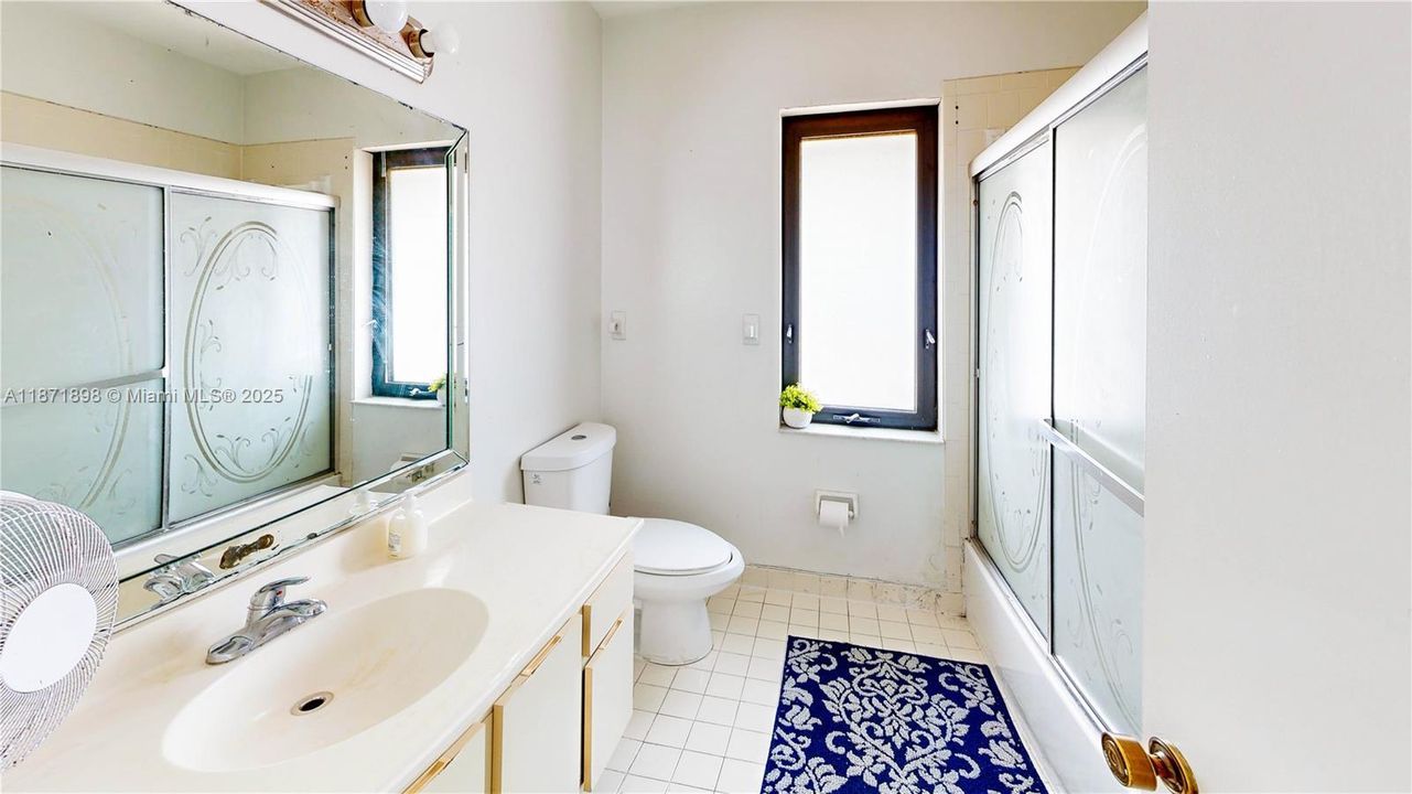 Под контрактом: $550,000 (4 спален, 2 ванн, 2420 Квадратных фут)