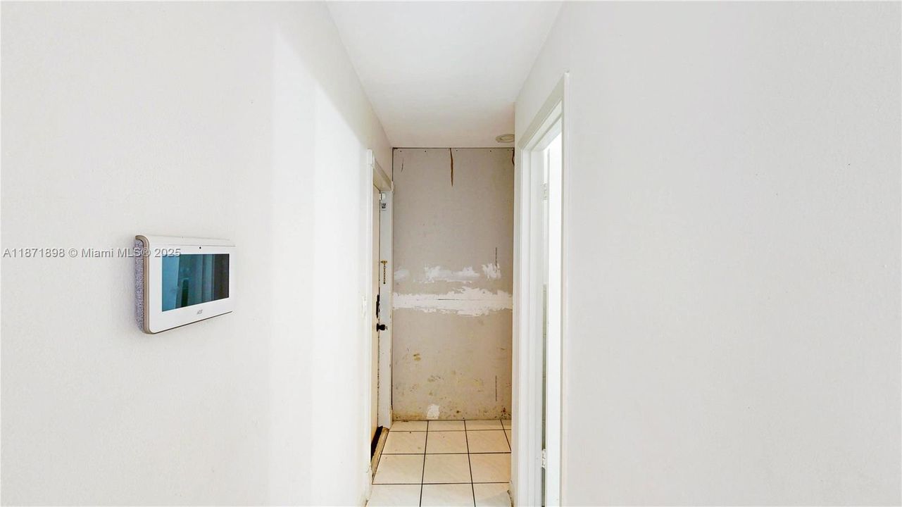 Под контрактом: $550,000 (4 спален, 2 ванн, 2420 Квадратных фут)