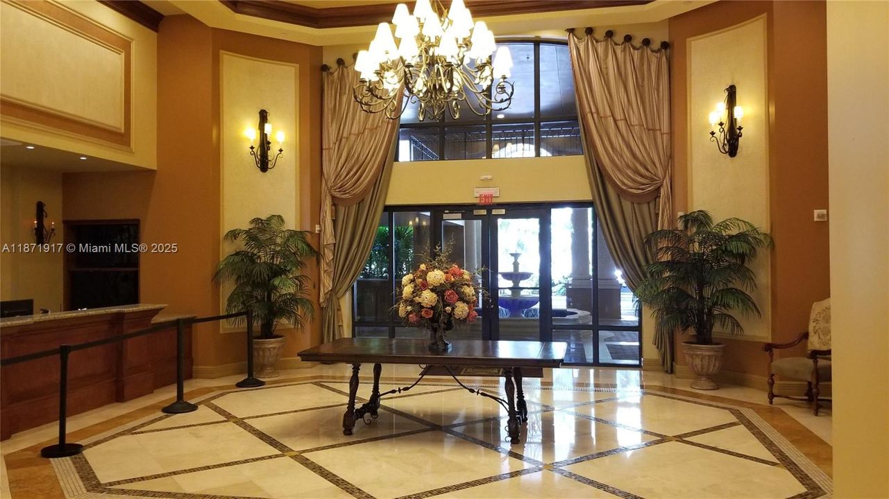 Под контрактом: $329,900 (1 спален, 1 ванн, 728 Квадратных фут)