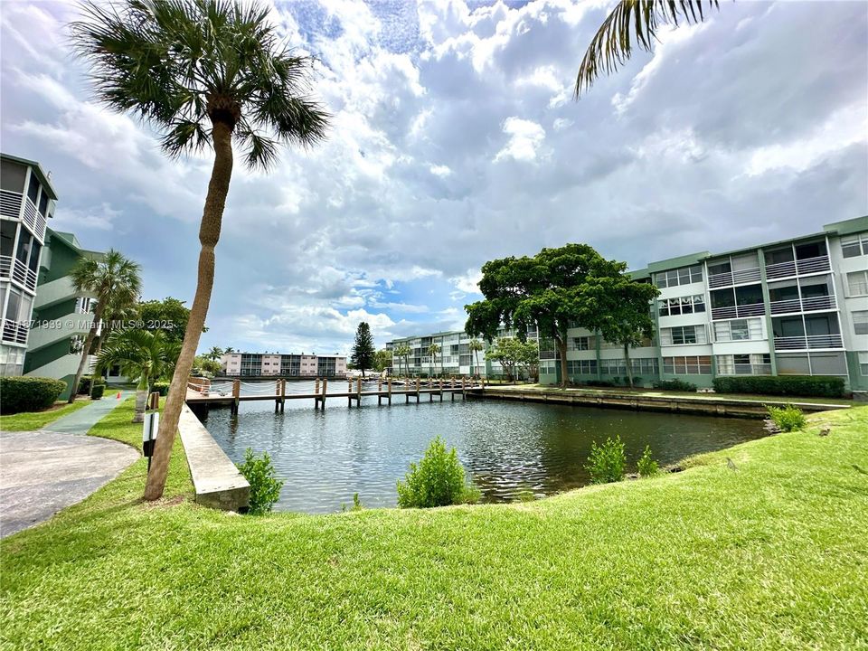 For Sale: $158,000 (1 beds, 1 baths, 780 Square Feet)