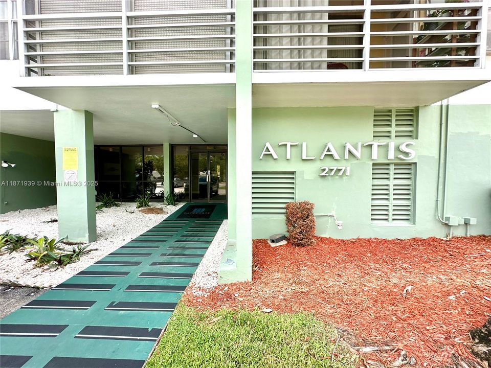 For Sale: $158,000 (1 beds, 1 baths, 780 Square Feet)