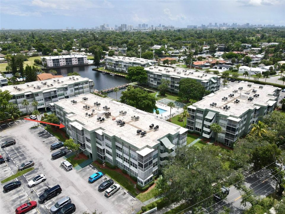 For Sale: $158,000 (1 beds, 1 baths, 780 Square Feet)