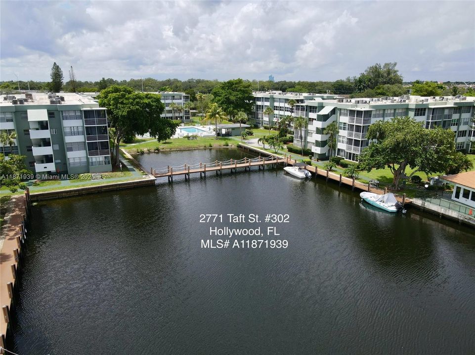 For Sale: $158,000 (1 beds, 1 baths, 780 Square Feet)