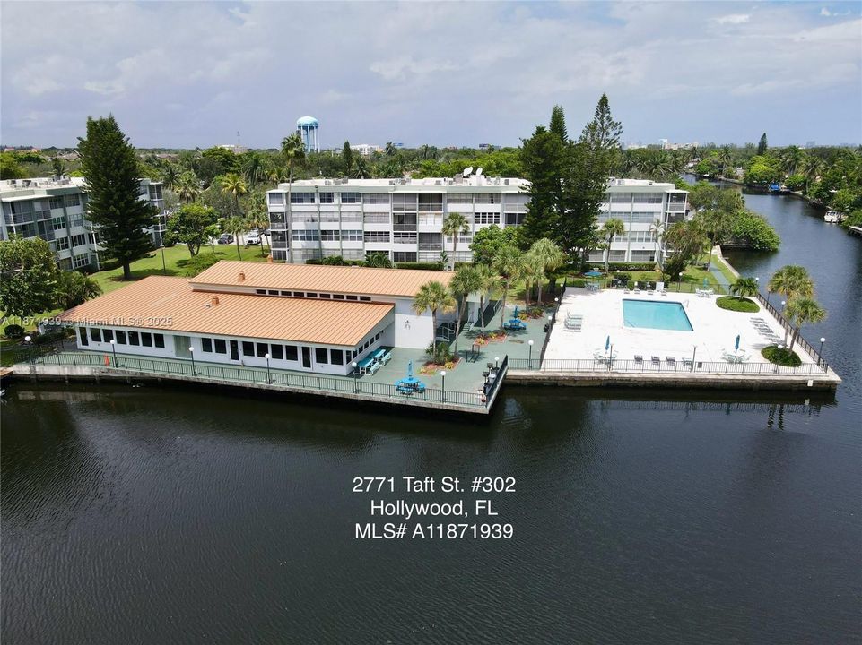 For Sale: $158,000 (1 beds, 1 baths, 780 Square Feet)