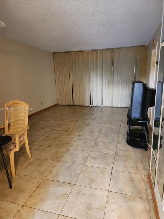 For Sale: $99,000 (2 beds, 2 baths, 880 Square Feet)