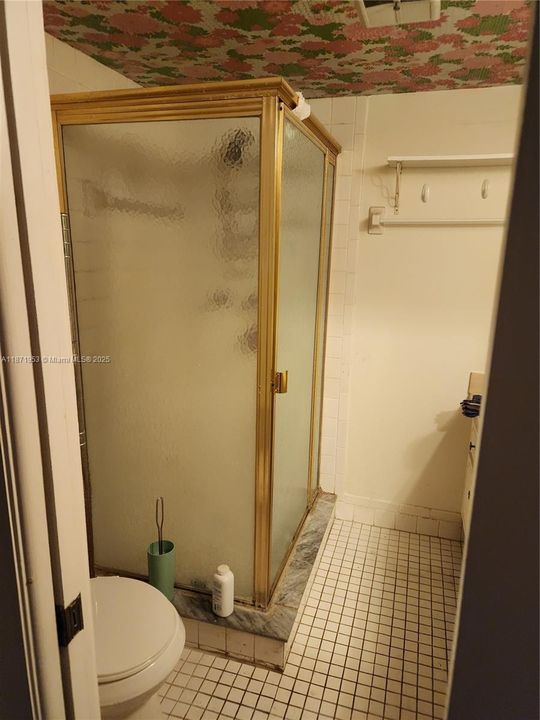 For Sale: $99,000 (2 beds, 2 baths, 880 Square Feet)