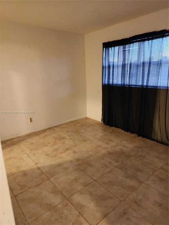 For Sale: $99,000 (2 beds, 2 baths, 880 Square Feet)